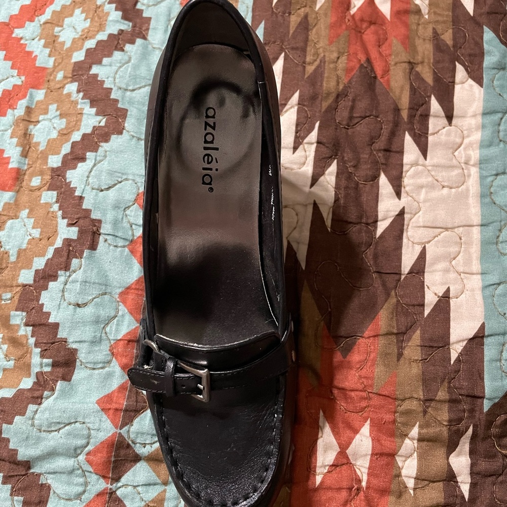 Shoes - Picture 4 of 4